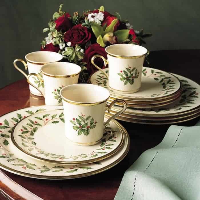 Lenox Holiday 12 Piece Dinnerware Set