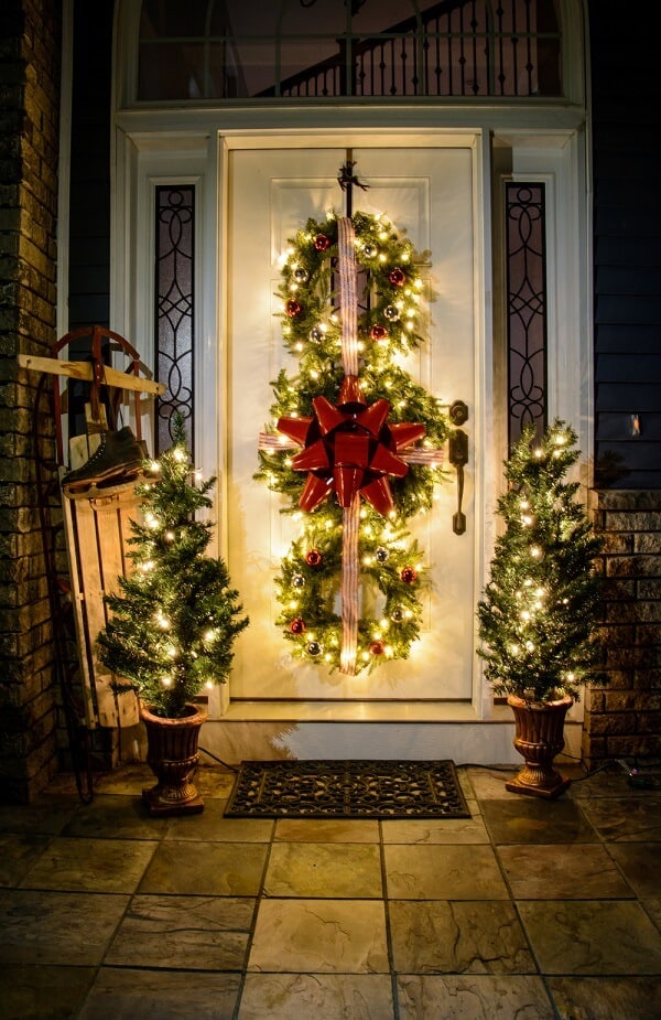 DIY Christmas Wreath Trio - DIY Outdoor Christmas Decorations