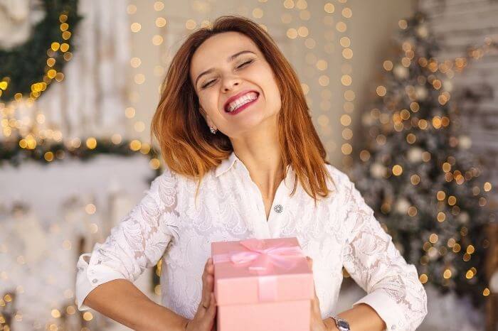 40 Epic Gifts for Women In Their 30s
