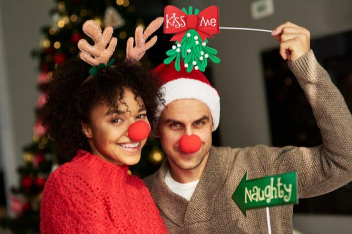 Christmas Traditions: Why Do We Kiss Under The Mistletoe