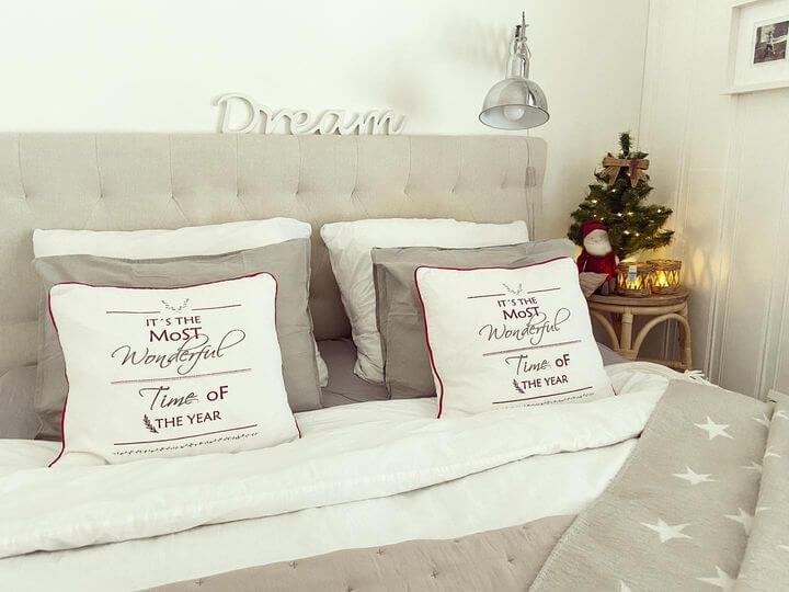 Cozy Minimalistic Christmas Bedroom Decor