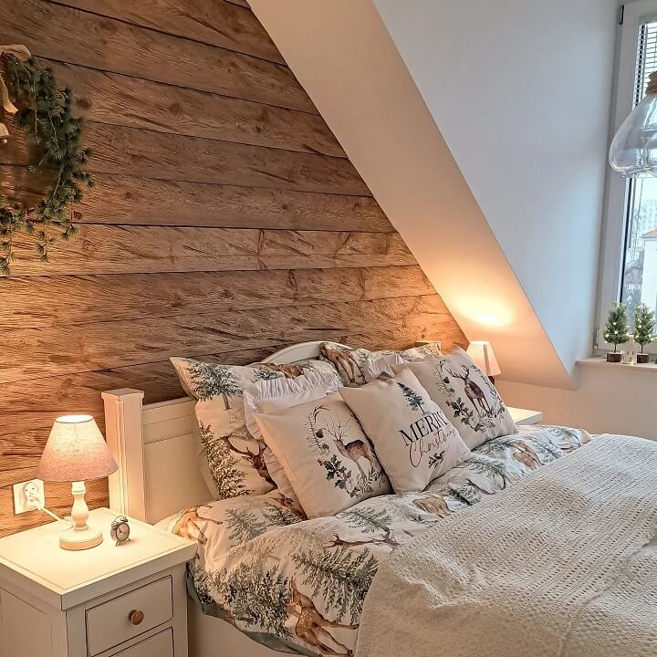 Neutral Christmas Bedroom Decor